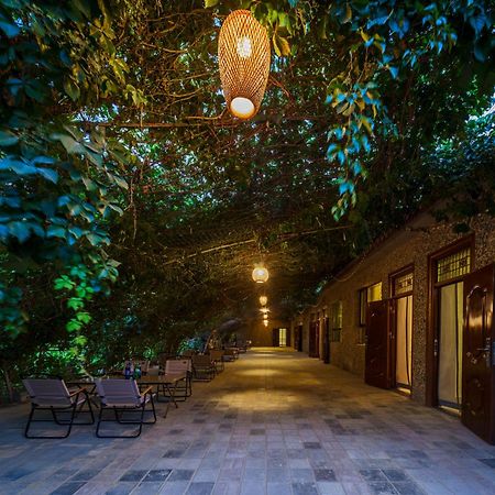 Dunhuang Hu Yang Inn Экстерьер фото